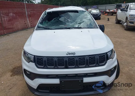 2025 Jeep Compass Latitude 4X4 из США, поврежденный, VIN 3C4NJDBN0ST586904